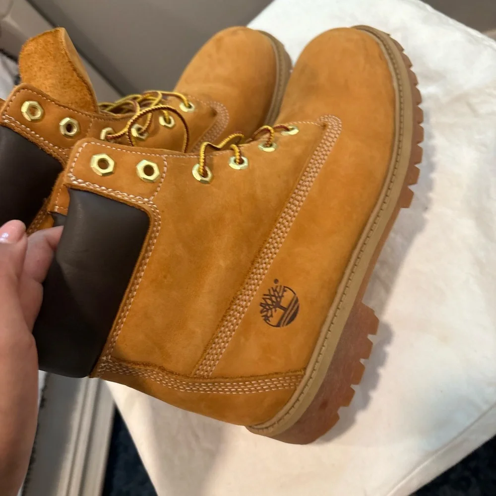 Timberland Men’s 6-Inch Wheat Leather Boots